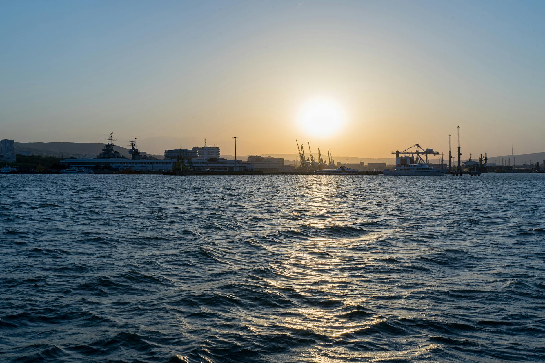 Krasnodar və Novorossiysk PUA hücumlarına məruz qaldı: Rusiyanın cənubunda vəziyyət gərginləşir