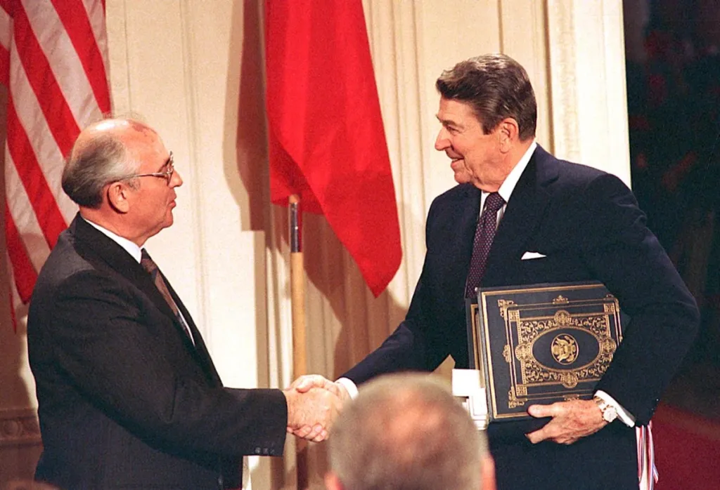 Çinlə danışıqlarda “qırmızı xətlər” və diplomatik təzyiq amili