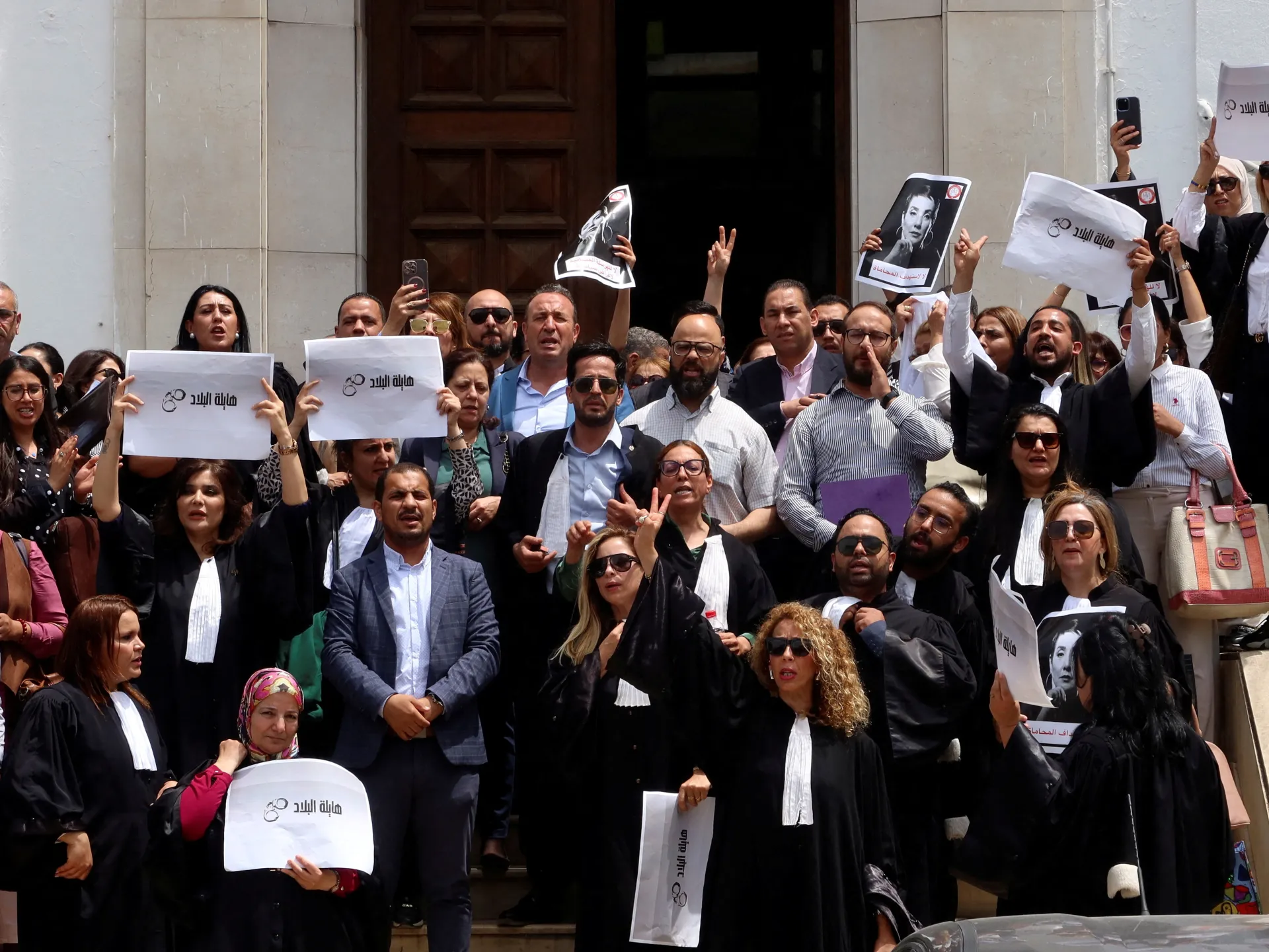 Tunis Səidin tanınmış tənqidçi vəkilini azad etdi