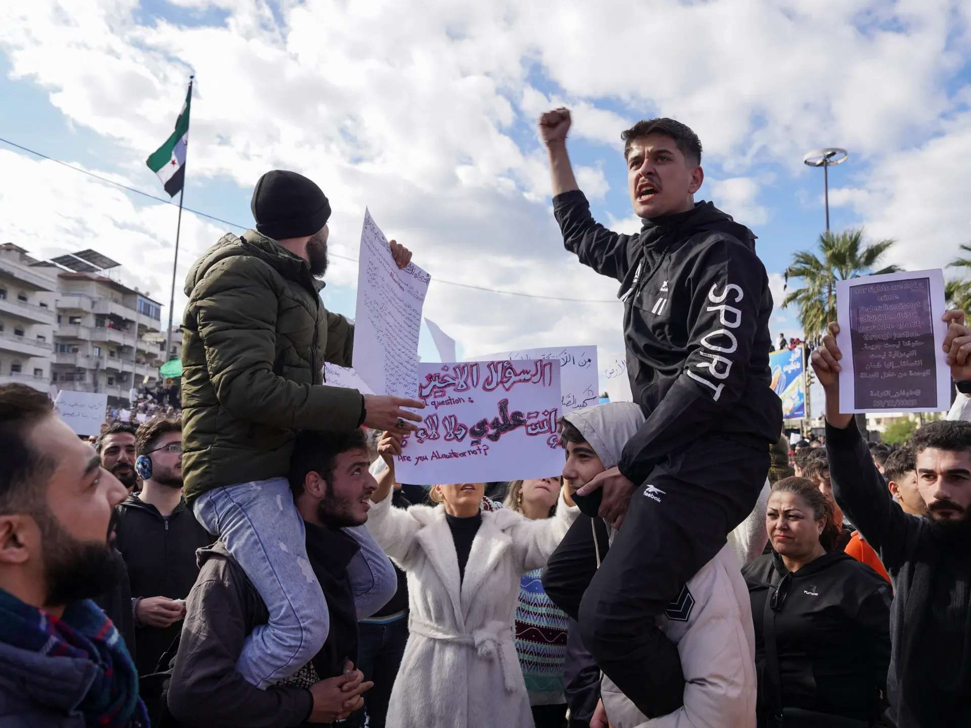 Suriya qanlı etirazlar və toqquşmalar Nələr oldu Nə gözlənilir