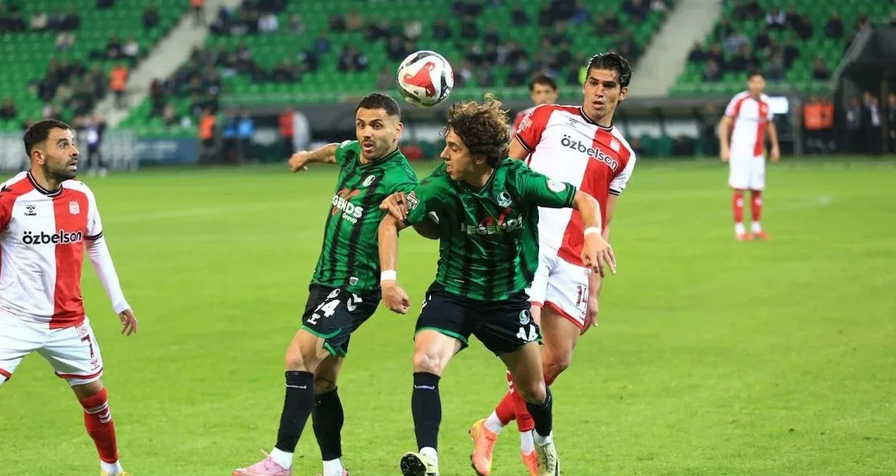 Sakaryaspor-Sivasspor matçında qayda pozuntusu baş verib, TFF-yə müraciət ediləcək