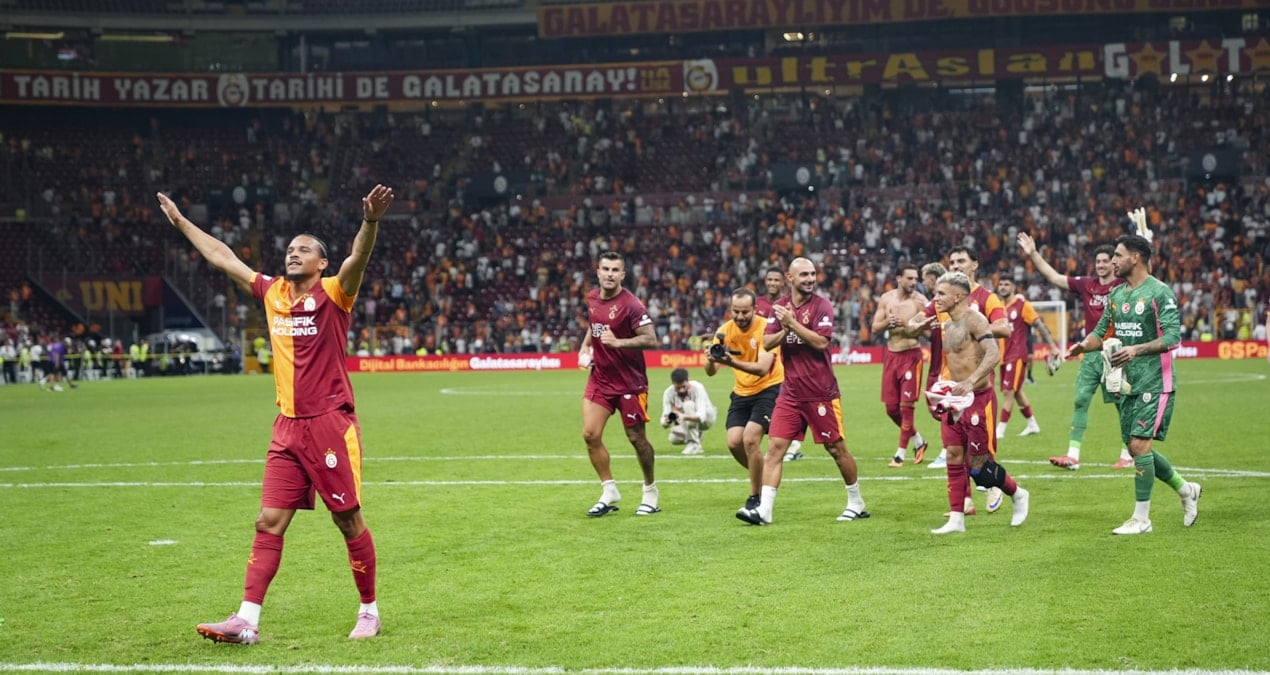 Qələbə topunu Qalatasarayın yeni ulduzu atdı