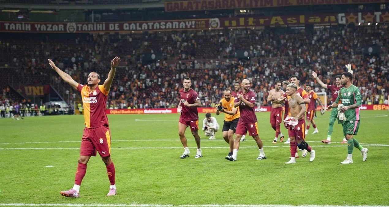 Qələbə topunu Qalatasarayın yeni ulduzu atdı
