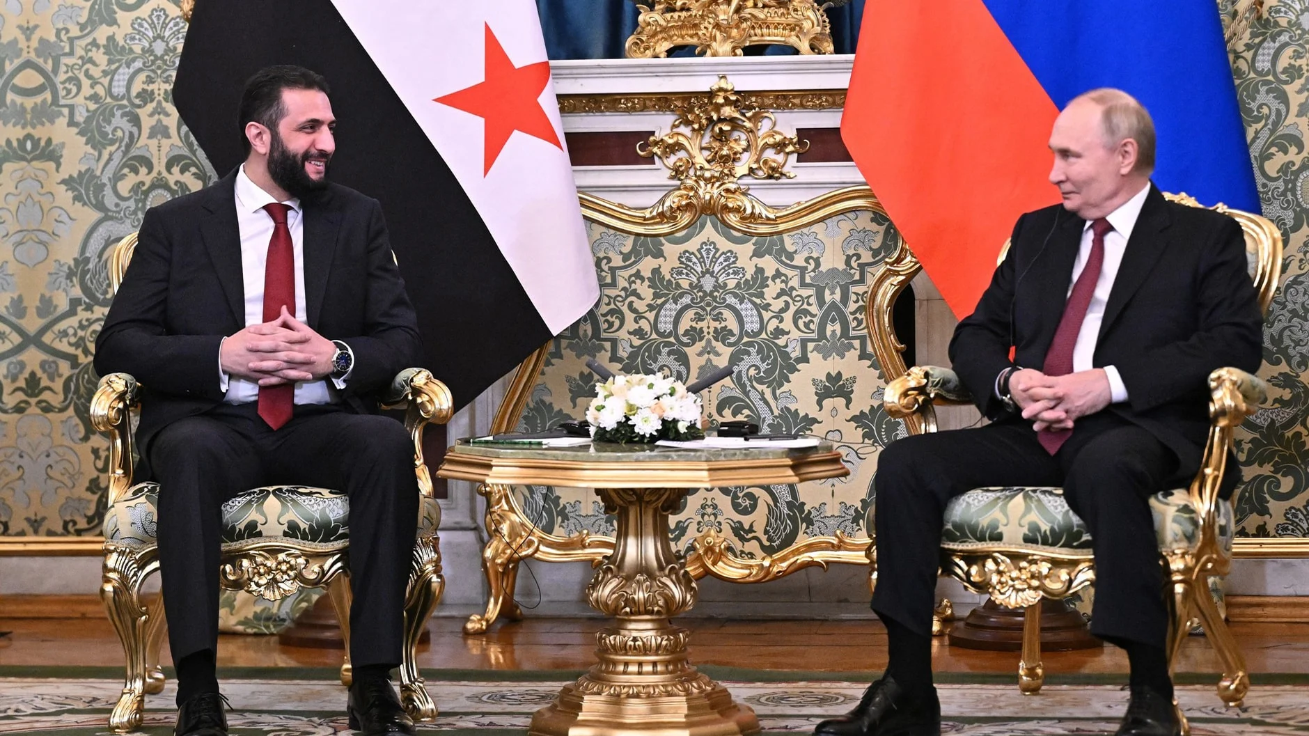 Şara Putinlə görüşərkən Əsəd Rusiyada diqqətdə