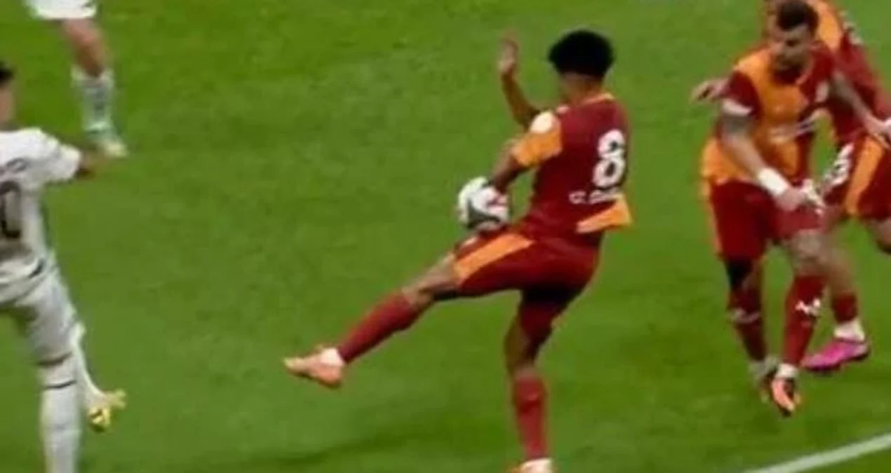 Qalatasaray-Trabzonspor matçında penalti tələbi