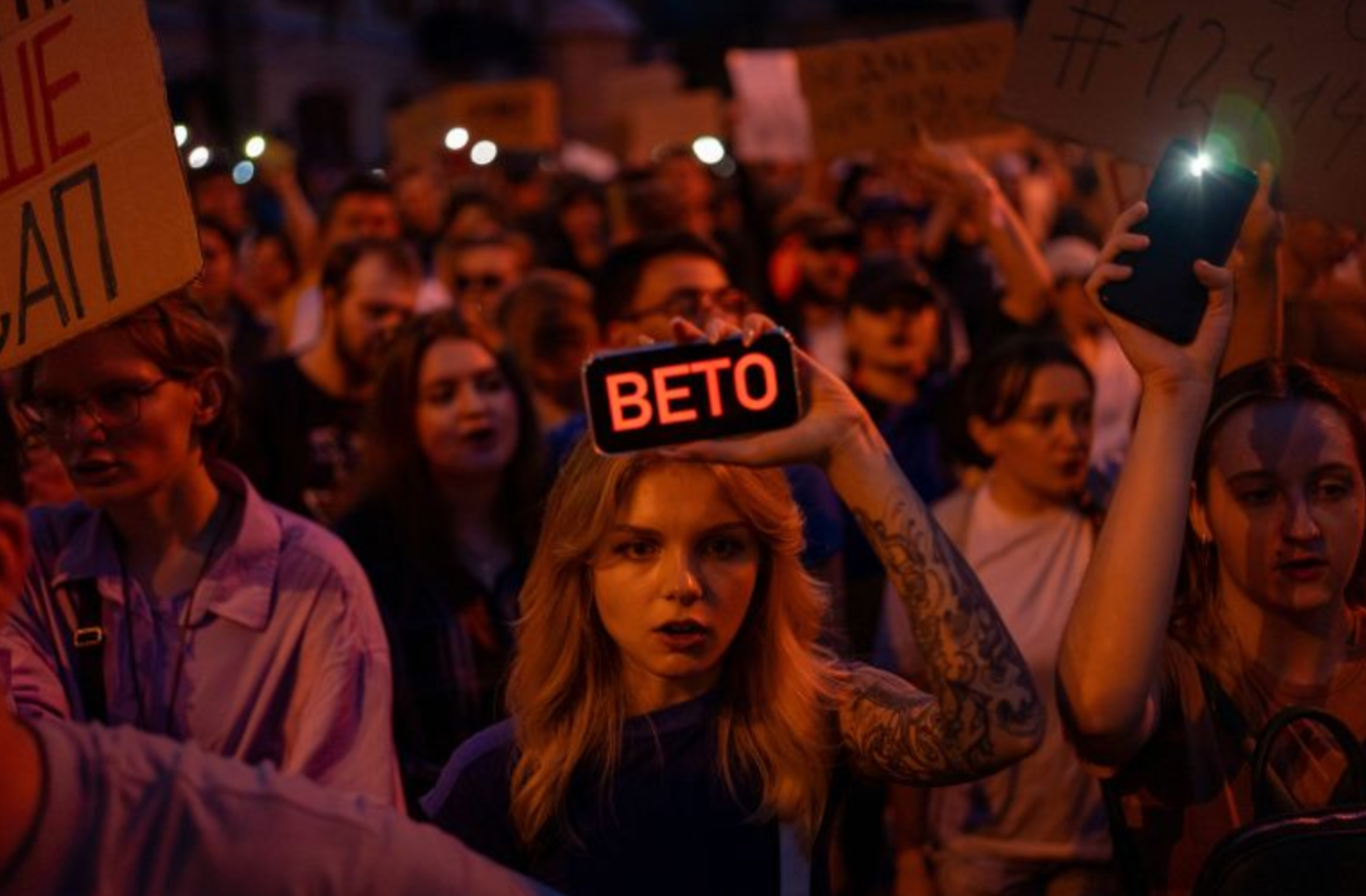 3 il sonra ilk Zelenski etirazları: Xalqı ondan bezdi