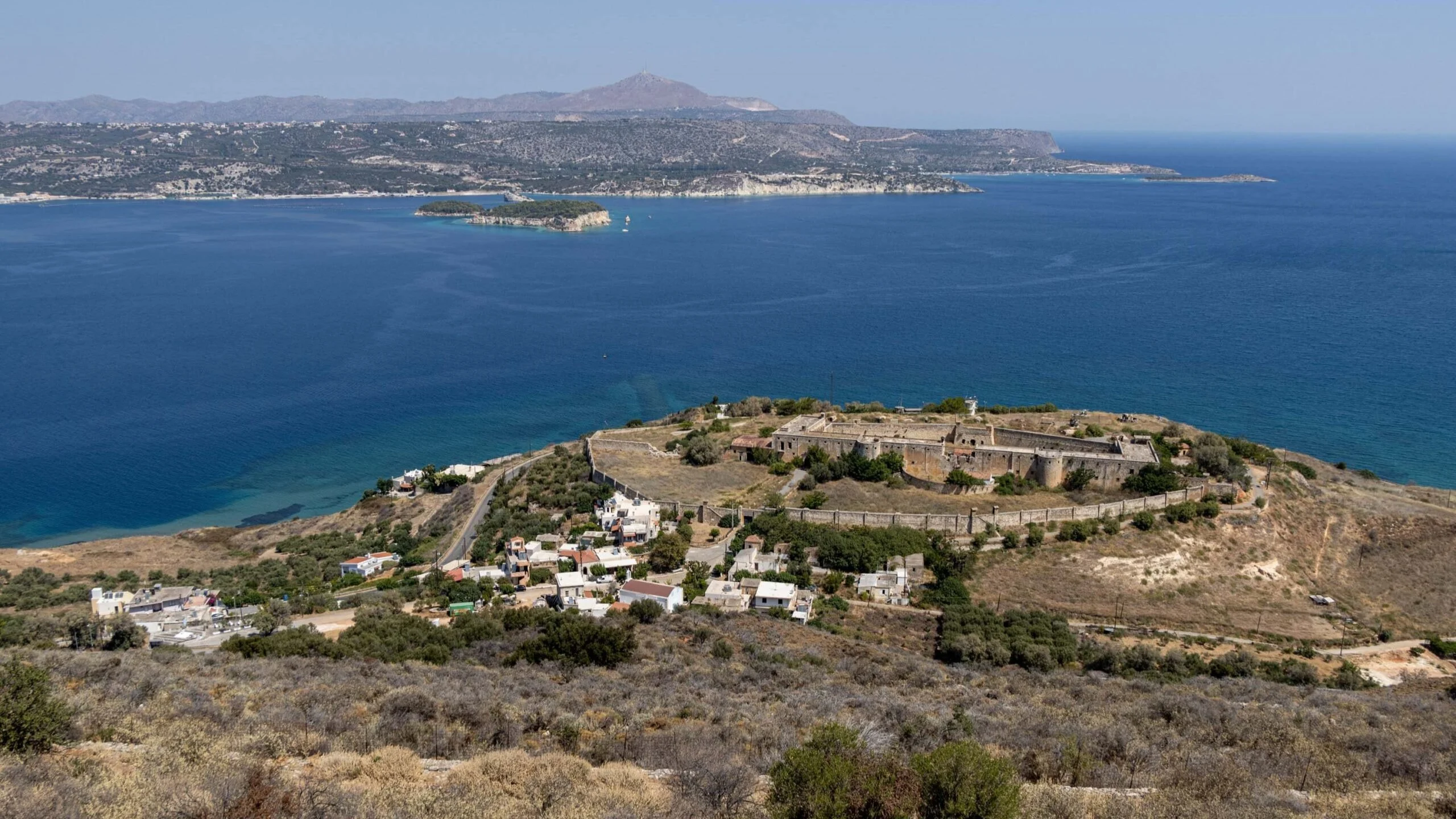 Yunan ordusu adaları möhkəmləndirir