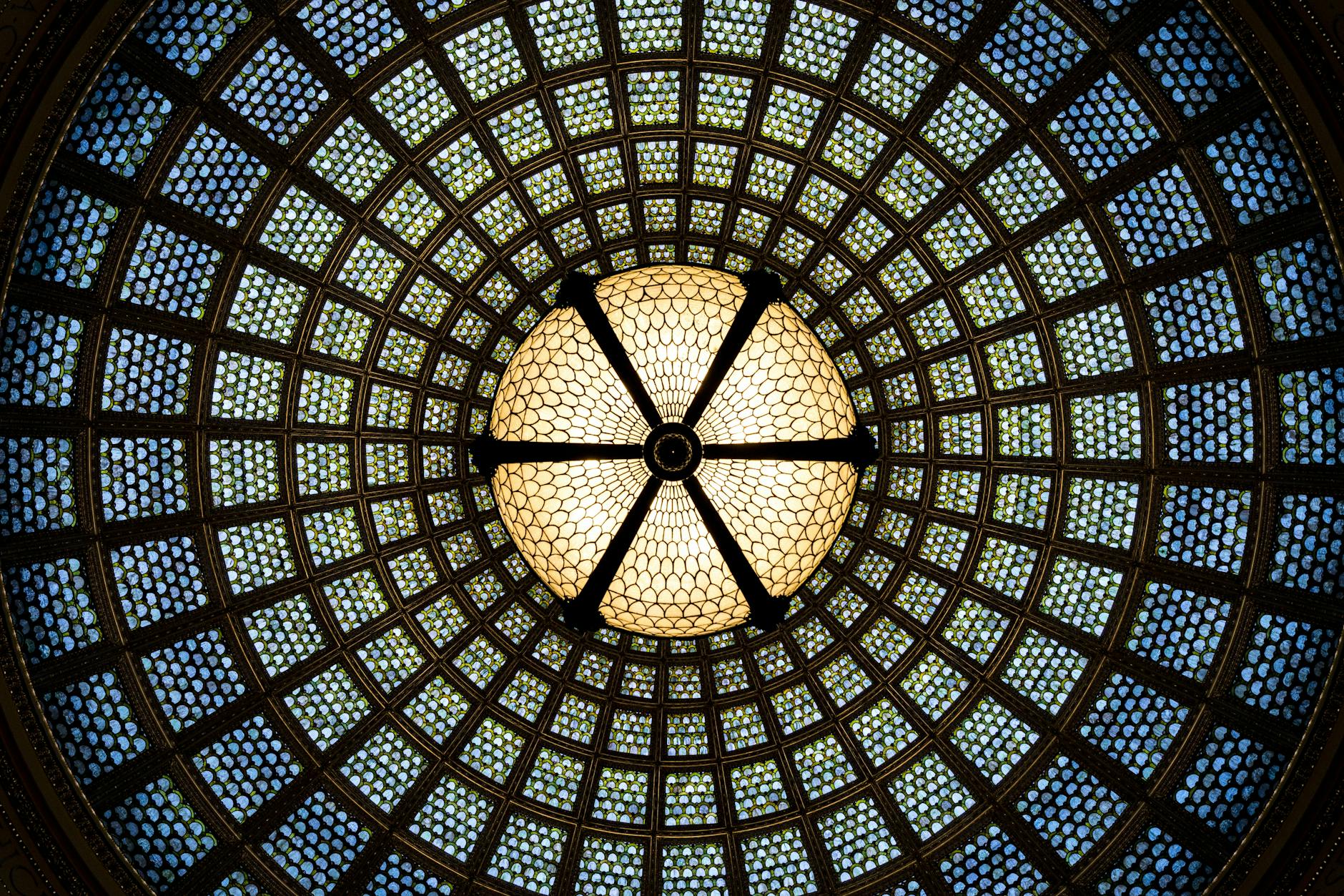 Moskva Birjasında 12 Mart Ticarəti: Neft və Mərkəzi Bank Rusiya Bazarının Gedişatını Müəyyən Etdi