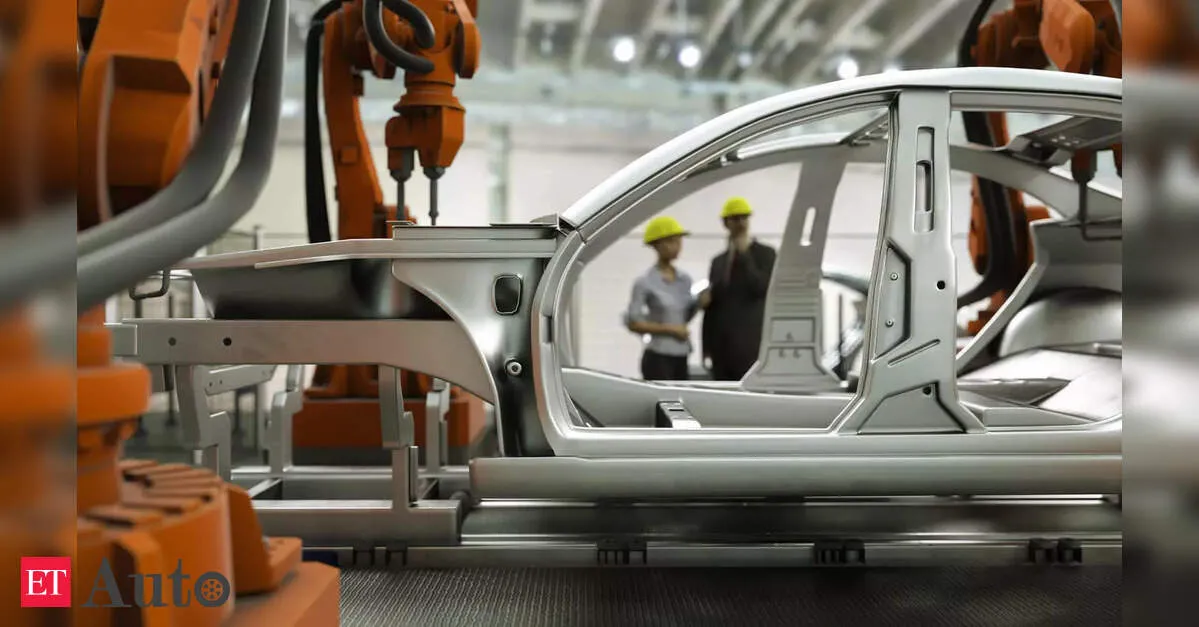 Suzuki Qucaratdakı avtomobil mərkəzini gücləndirir