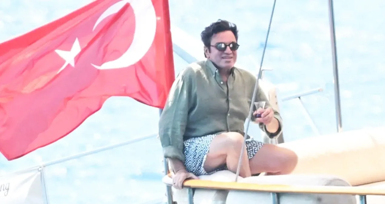 Mario Frangoulis Bodrumda çay süfrəsində
