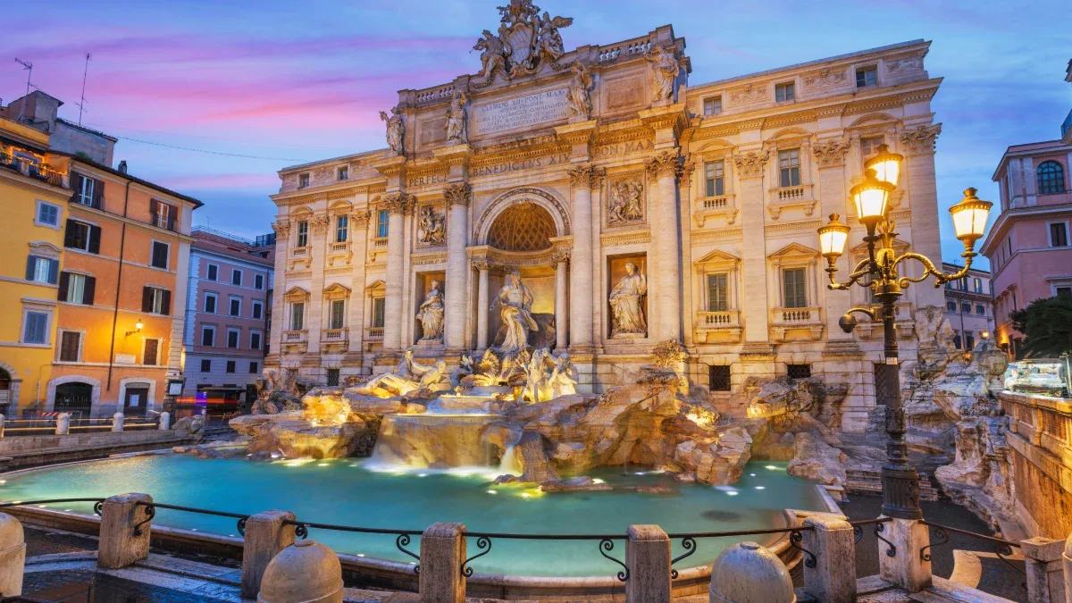 Tarixi fəvvarəyə pul atmaq artıq pulludur