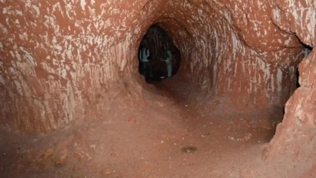 10 min illik tunellər insan əsəri deyil