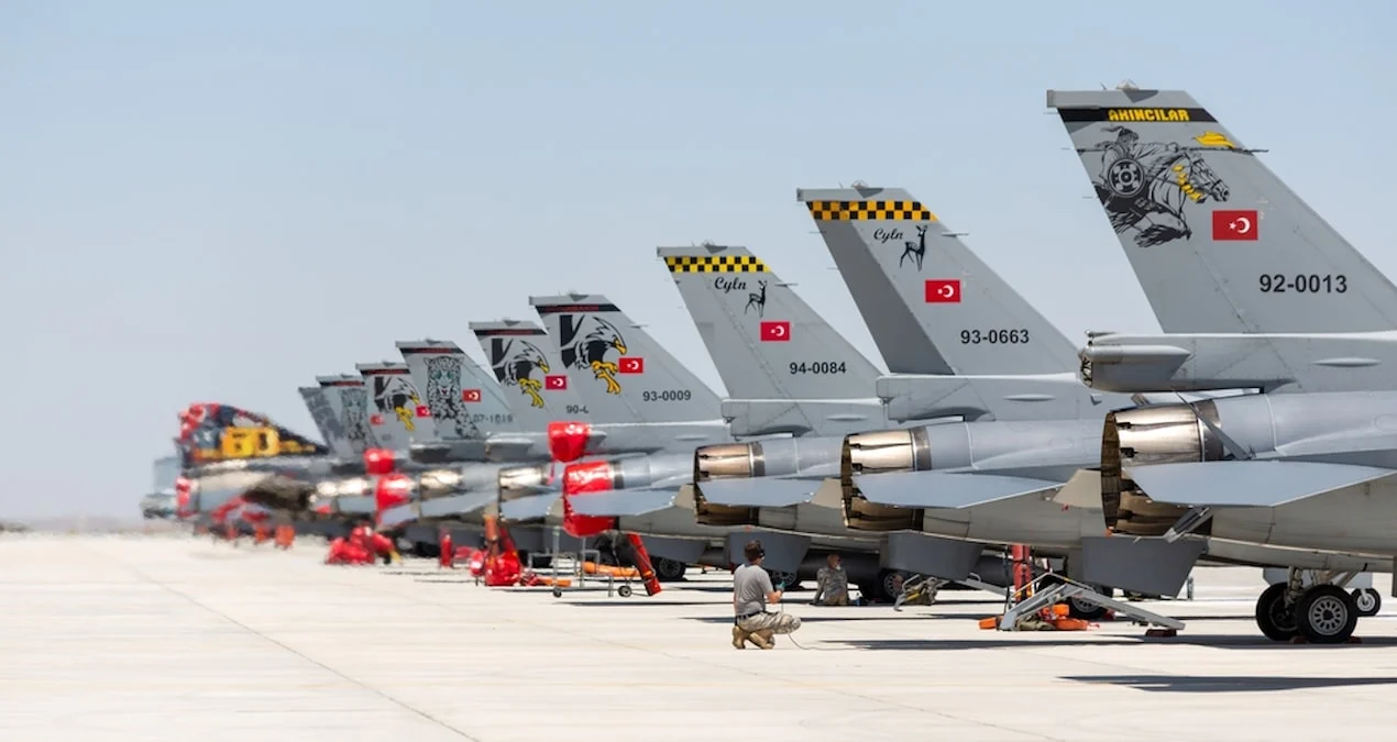 Hindistan və Pakistan arasında münasibətlər gərginləşir: 122 döyüş təyyarəsinin alınması bölgədə silahlanma rəqabətini gücləndirir