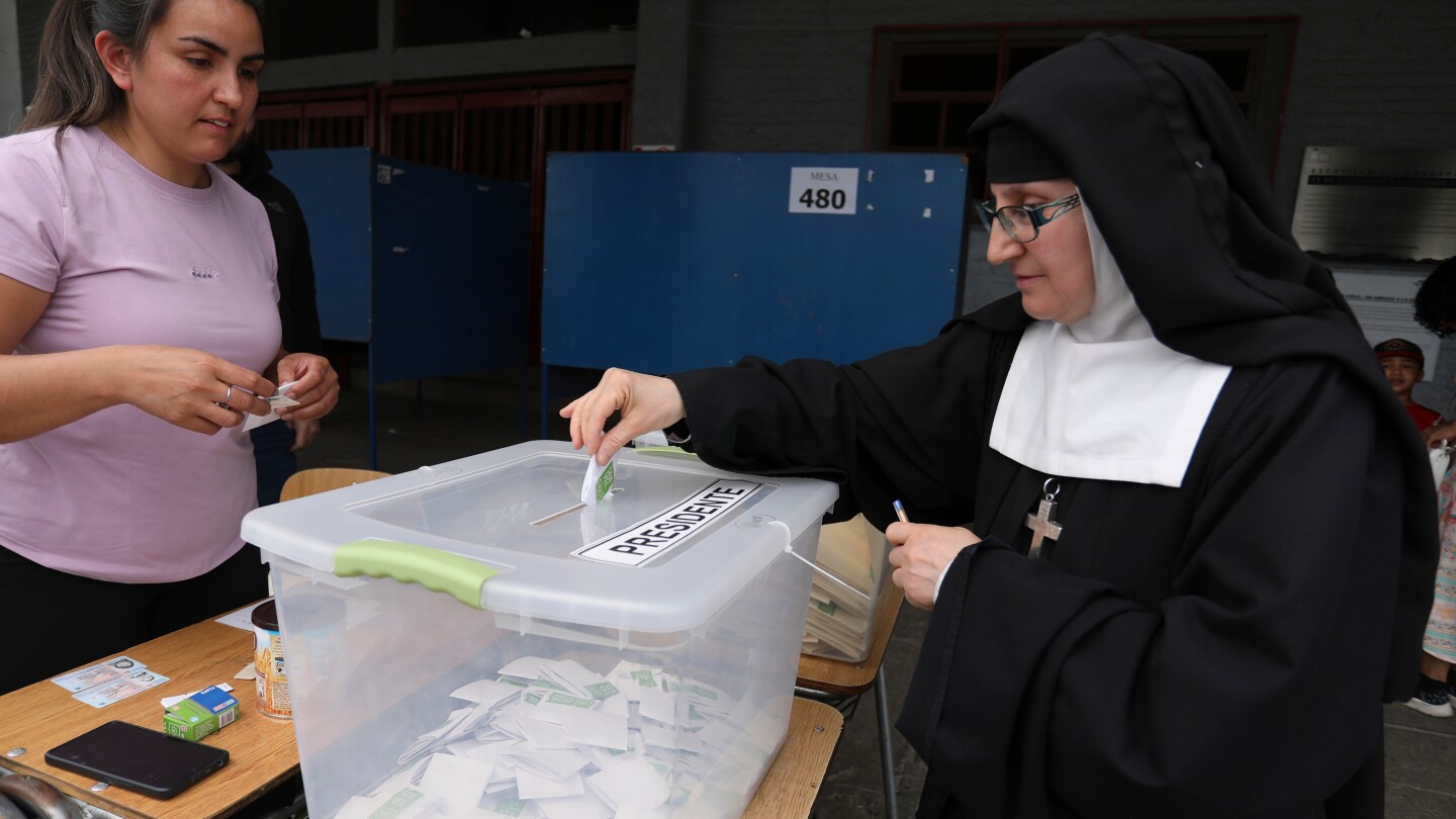 Çilidə prezident seçkisi: Cinayət narahatlığı fonunda sərt sağ güclənir