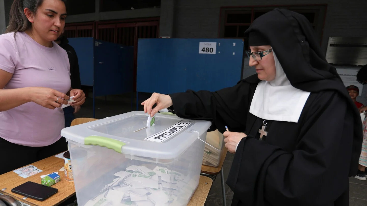 Çilidə prezident seçkisi: Cinayət narahatlığı fonunda sərt sağ güclənir