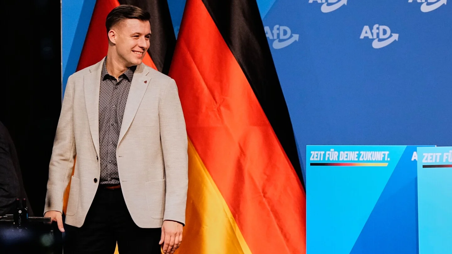 Alman ifrat sağçılarının yeni gənclər qolu etirazlarla qarşılandı