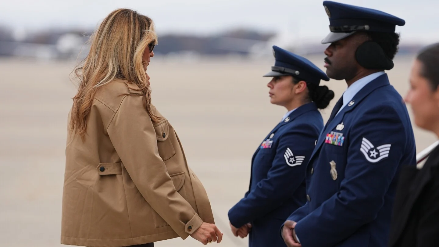 Melania Tramp və Uşa Vensin Şimali Karolinada hərbi ailələrə səfəri