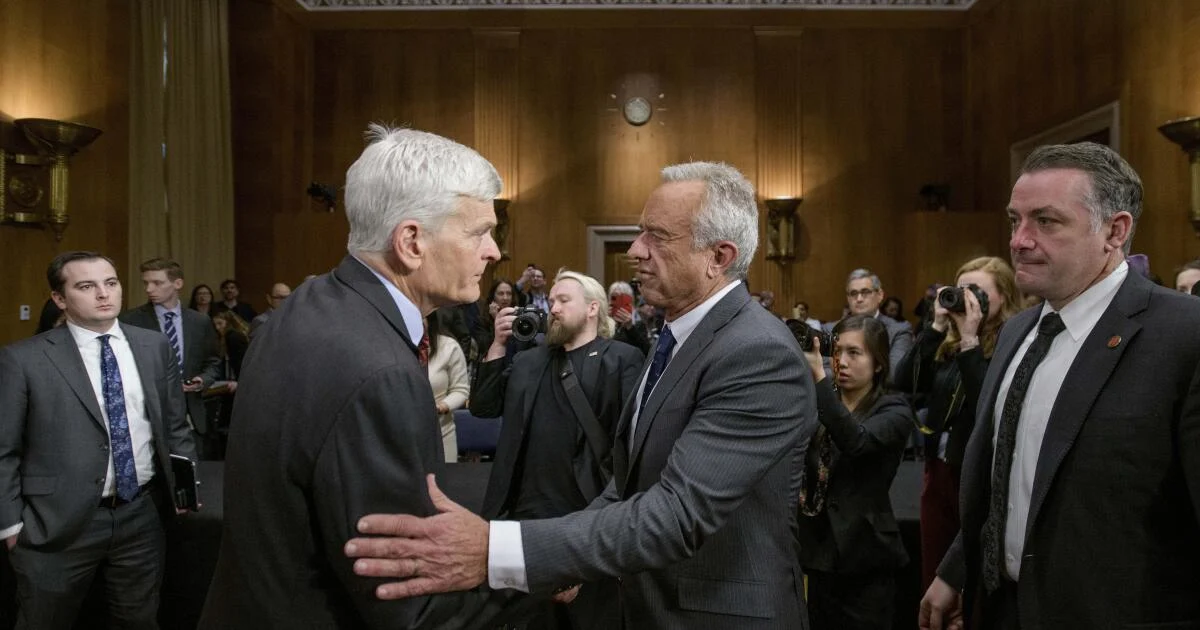 RFK Jr. autizm elmini inkar edir