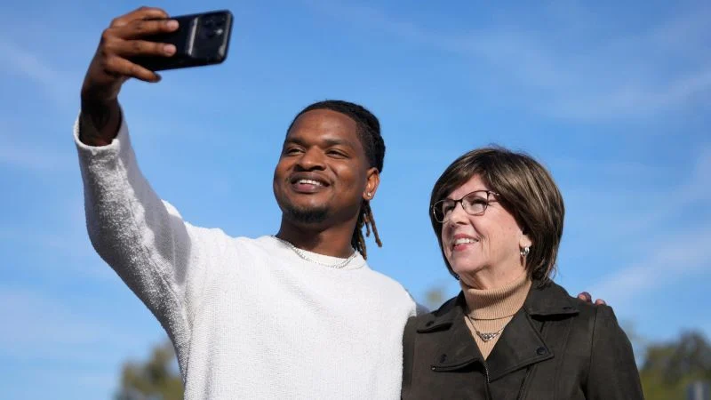 Hinton və Dench: Səhv mesajdan doğan ABŞ-ın sevimli Şükran Günü ənənəsi