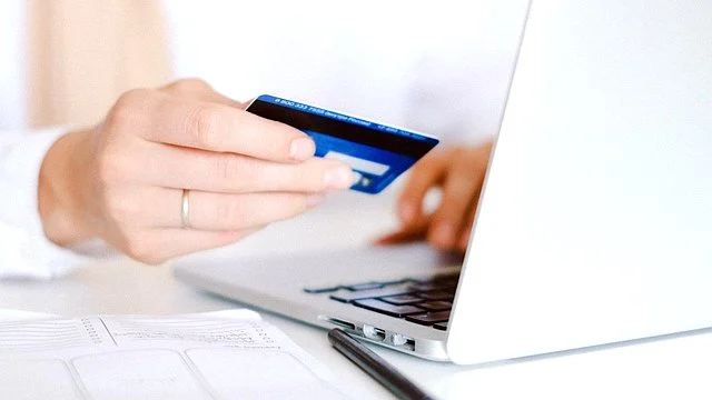 Minimum əməkhaqqı 1 yanvardan artırıla bilər