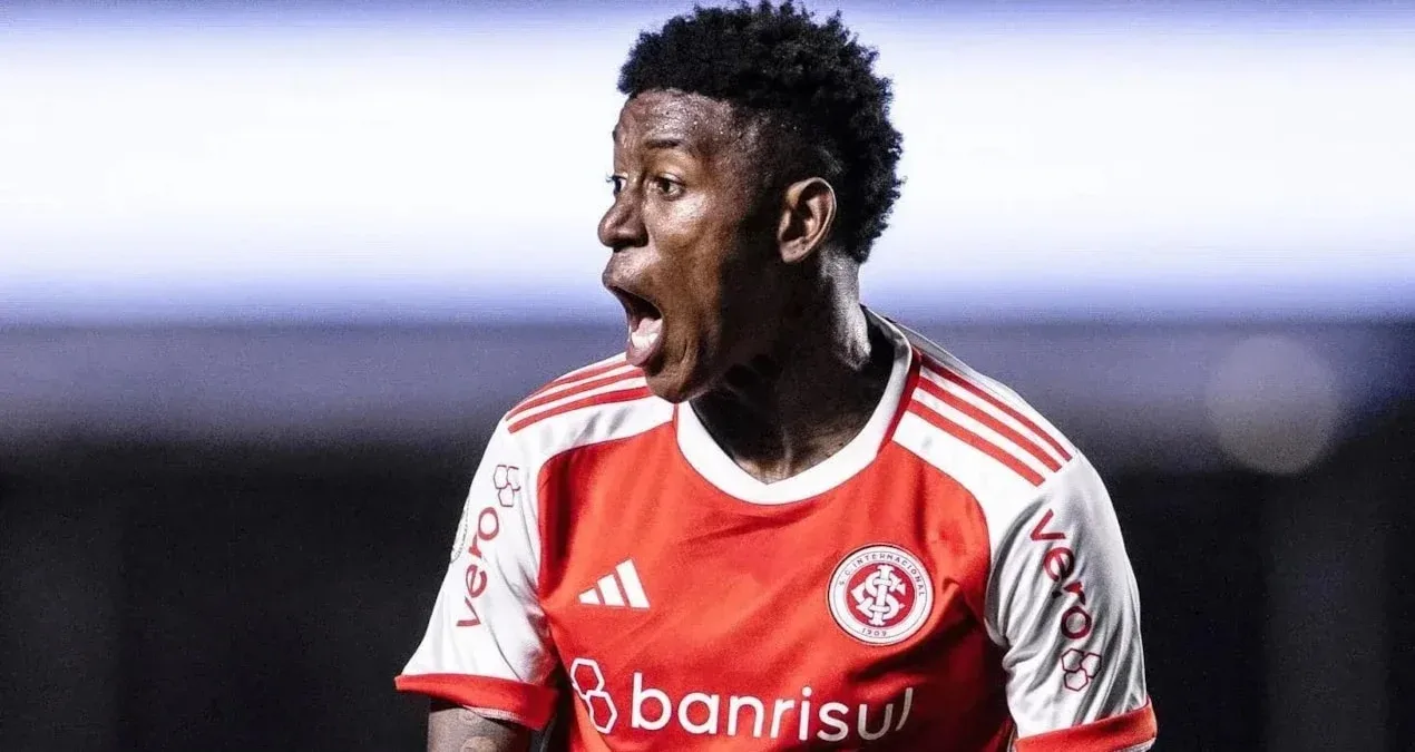 Beşiktaş Braziliyalı müdafiəçi ilə maraqlanır