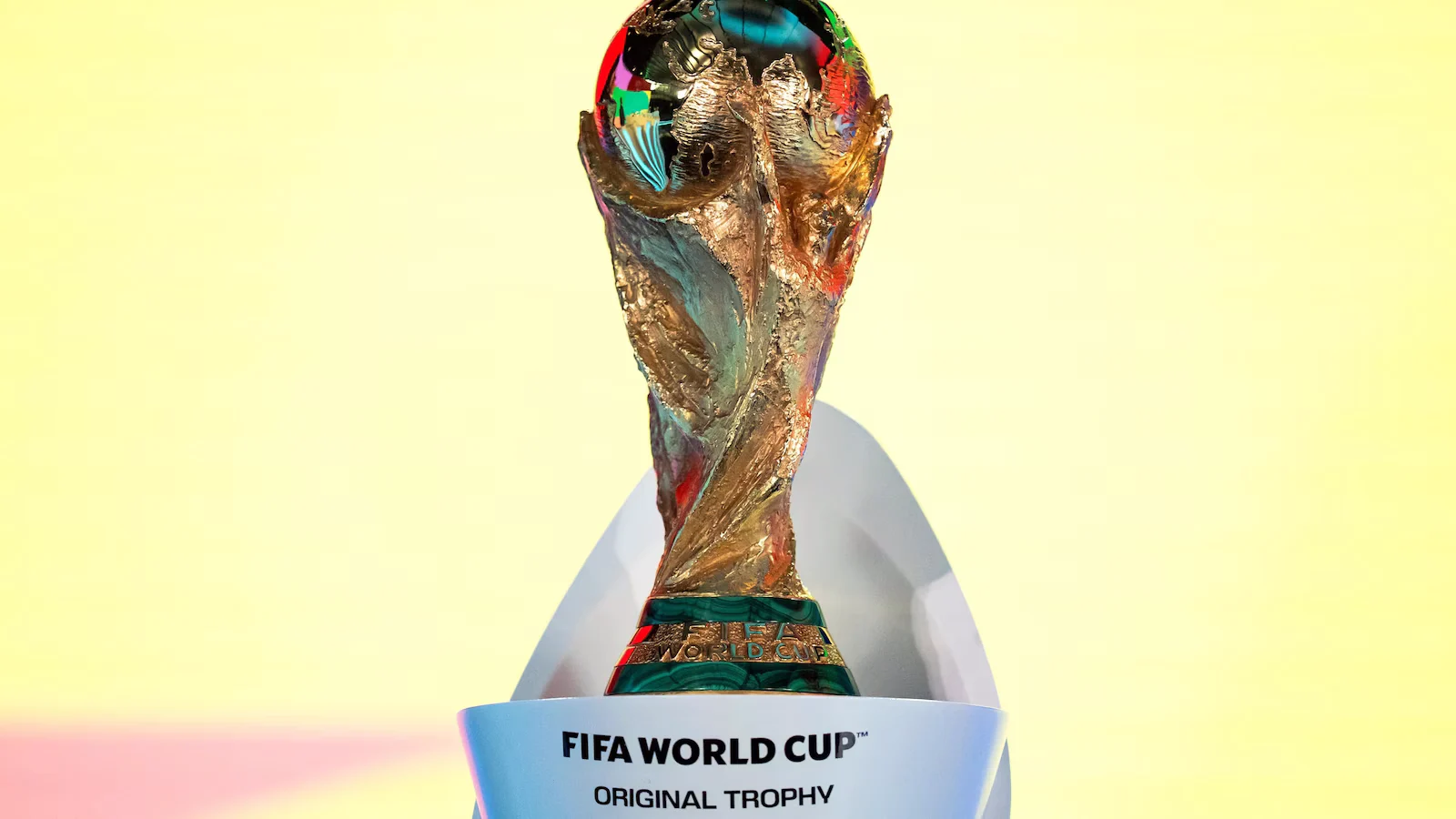 Lego FİFA ilə həyat ölçülü Dünya Kuboku kuboku təqdim edir