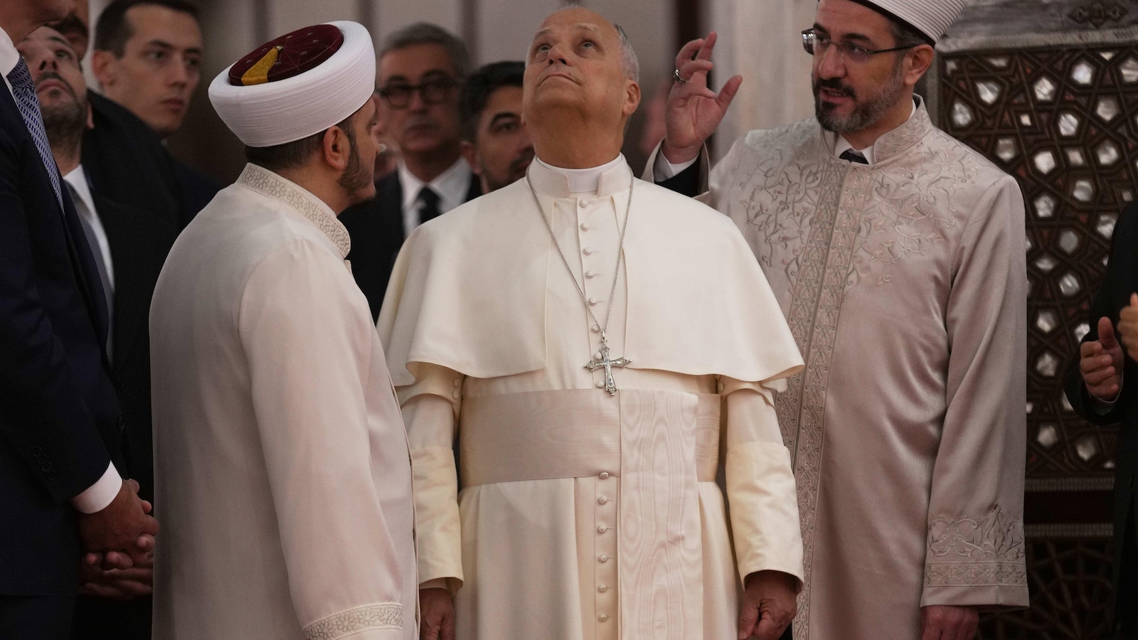 Papa Leo Türkiyə səfərinin ikinci günü Sultanəhməd Məscidini ziyarət etdi