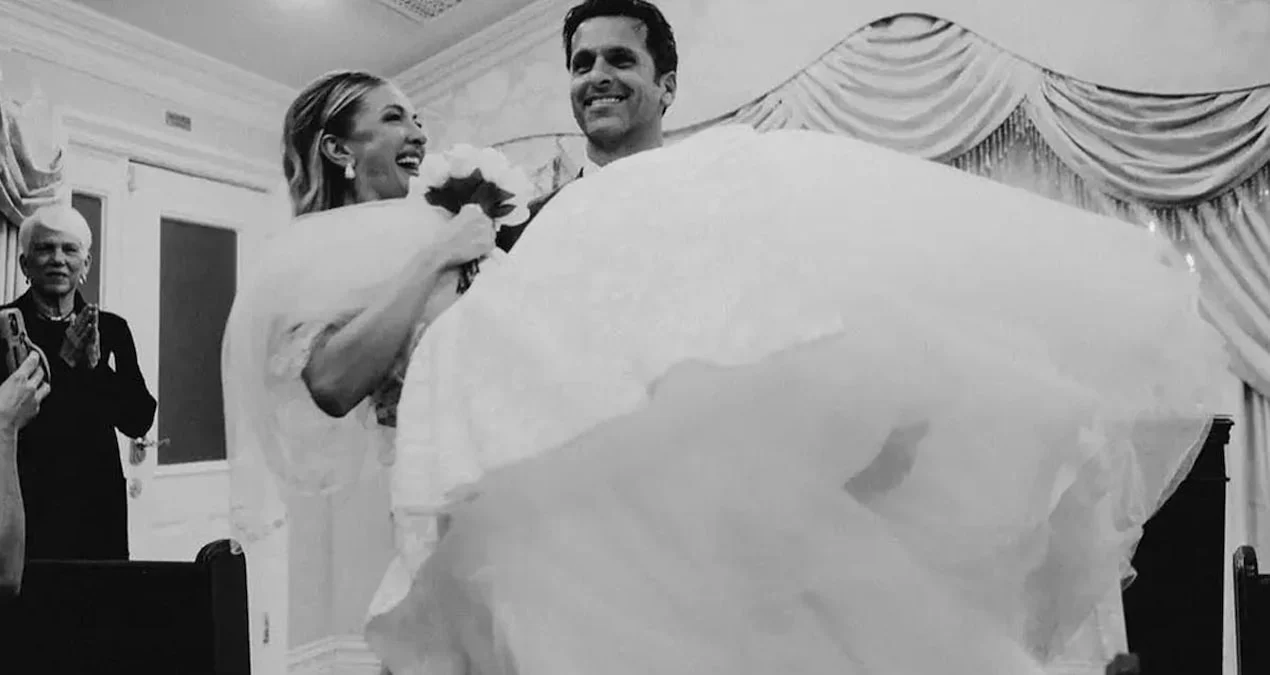 Məşhur Türk aktyor FBI agenti ilə evləndi: Sosial media partladı