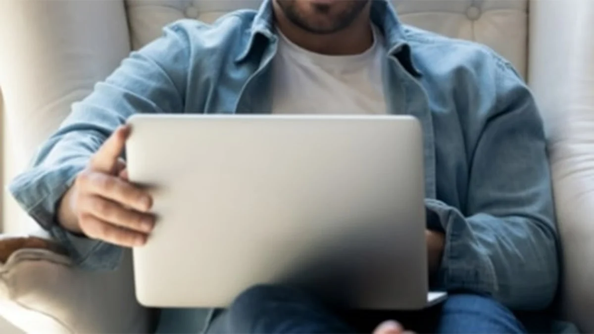 Böyüklər üçün saytda öz görüntülərini gördü: Şok!