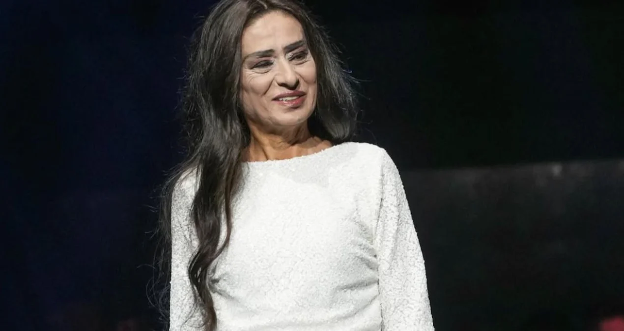 Yıldız Tilbe xəstəliyini açıqladı: Mikrofon qadağası