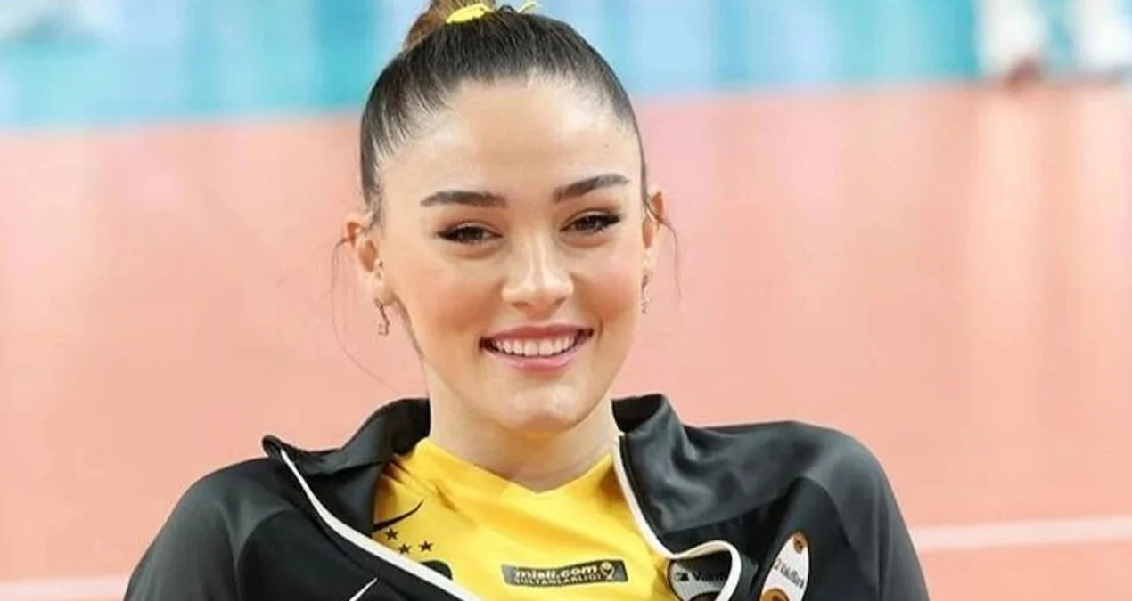 Zehra Günəşin lift pozaları sosial mediada viral oldu