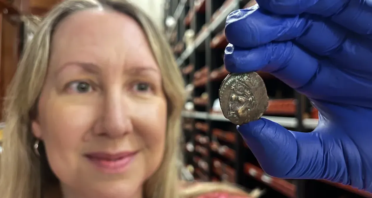 Avtobusda ödəniş üçün verilən sikkənin 2000 illik Finikiya xəzinəsi olduğu müəyyən edildi: Böyük Britaniyada əhəmiyyətli tarixi tapıntı