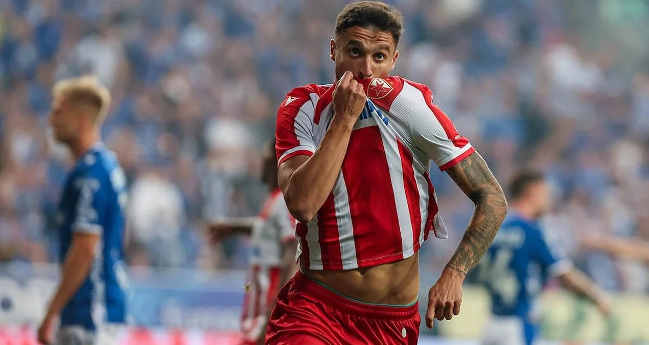 Fənərbaxçada sevilməyən futbolçu yeni komandasında parladı